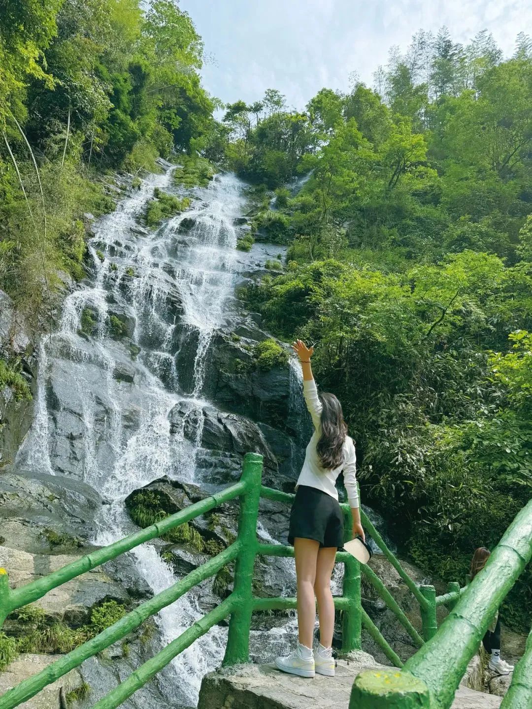 DƬ